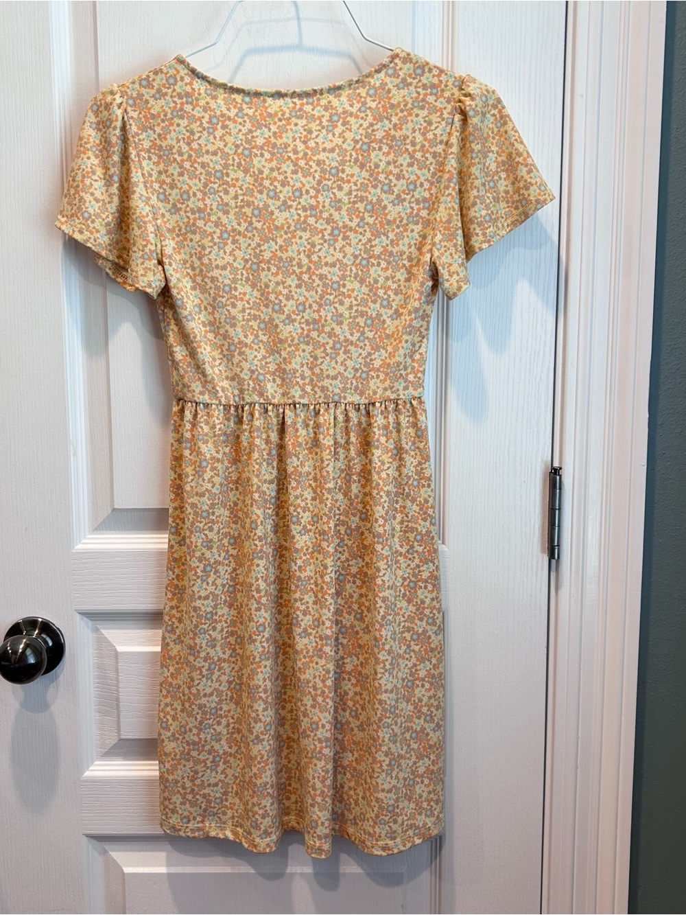 Aeropostale Women’s Pale Yellow Floral Short Ruffle Sleeve 31” Long Sz. XS Dress - Picture 4 of 6